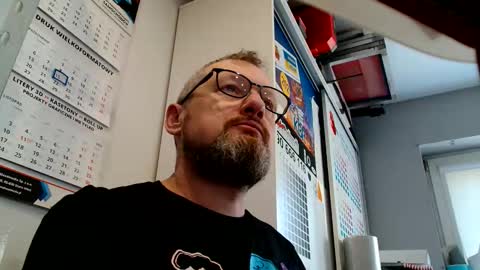 Snapshot of your_tipie chatting on November 2025 12:49:01 PM your_tipie online show from November 2025 12:49:01 PM