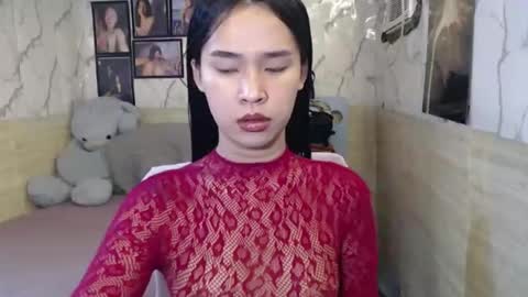 your_twinkletoes18 online show from May 2026 01:02:02 AM