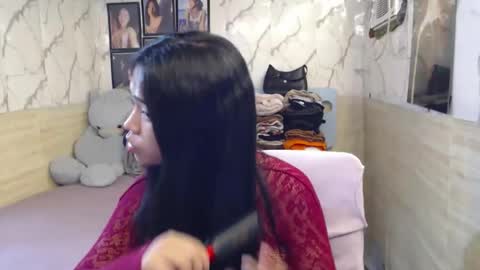 your_twinkletoes18 online show from May 2026 05:02:02 AM