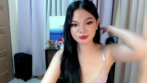 Snapshot of yourangelictransgirl chatting on December 2024 08:01:02 PM Hi its me Yna online show from December 2024 08:01:02 PM