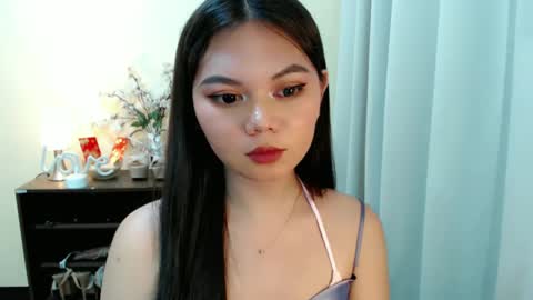Snapshot of yourangelictransgirl chatting on February 2025 06:43:01 PM Hi its me Yna online show from February 2025 06:43:01 PM