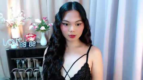 Snapshot of yourangelictransgirl chatting on September 2025 01:02:02 PM Hi its me Yna online show from September 2025 01:02:02 PM