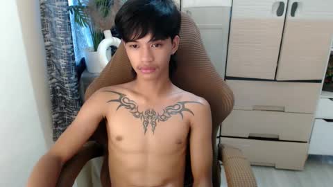yourasian_eric online show from April 2026 03:32:02 AM