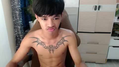 yourasian_eric online show from April 2026 08:53:01 AM