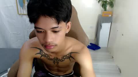 yourasian_eric online show from May 2026 07:48:02 AM