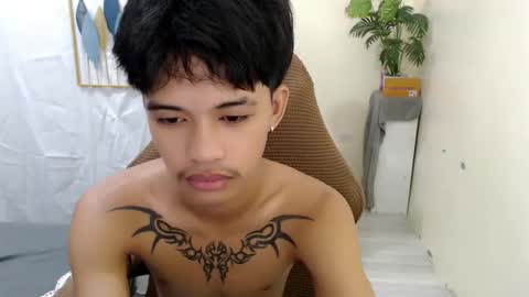 yourasian_eric online show from May 2026 04:19:02 AM