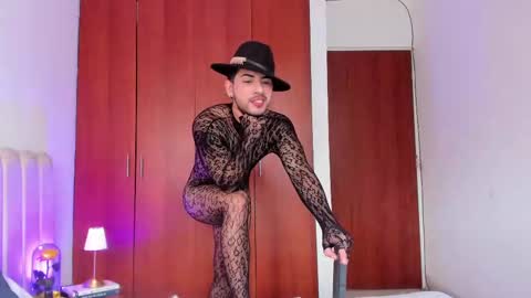 Snapshot of yourboynextdoor1 chatting on October 2025 03:21:02 PM YOURBOYNEXTDOOR online show from October 2025 03:21:02 PM