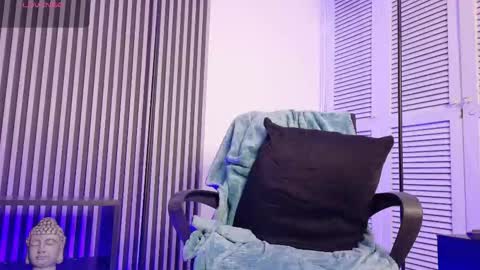 Snapshot of yourcutemolly chatting on November 2025 10:04:01 AM Selena online show from November 2025 10:04:01 AM