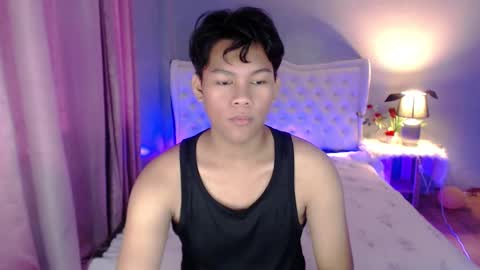 Snapshot of yourdreamboyxx chatting on November 2025 10:53:02 PM HEN online show from November 2025 10:53:02 PM