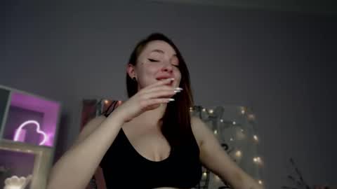 Snapshot of yourdreamcristal chatting on February 2025 01:05:01 PM yourdreamcristal online show from February 2025 01:05:01 PM