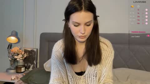 Snapshot of yourher0in chatting on December 2024 07:31:01 AM Aida online show from December 2024 07:31:01 AM