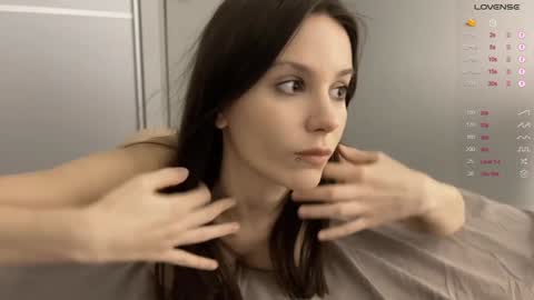 Snapshot of yourher0in chatting on December 2024 02:21:01 PM Aida online show from December 2024 02:21:01 PM