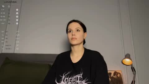 Snapshot of yourher0in chatting on February 2025 01:44:01 PM Aida online show from February 2025 01:44:01 PM