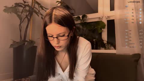 Snapshot of yourher0in chatting on March 2025 01:51:01 PM Aida online show from March 2025 01:51:01 PM