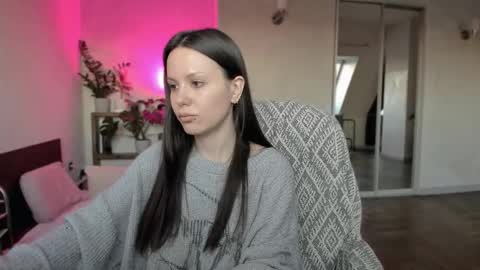 Snapshot of yourher0in chatting on September 2025 12:05:02 PM Aida online show from September 2025 12:05:02 PM