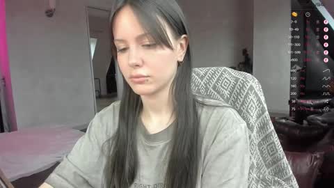 Snapshot of yourher0in chatting on October 2025 10:33:01 AM Aida online show from October 2025 10:33:01 AM