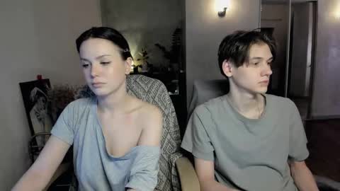 Snapshot of yourher0in chatting on November 2025 11:42:02 AM Aida online show from November 2025 11:42:02 AM