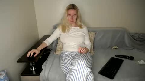 Iamyourdream online show from May 2026 03:42:02 PM