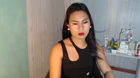 Mauie  online show from December 2025 01:02:02 AM