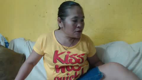 Snapshot of yourlove_regine chatting on January 2025 02:33:01 AM Regine online show from January 2025 02:33:01 AM