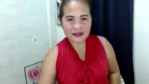 Snapshot of yourlove_regine chatting on November 2025 10:21:02 PM Regine online show from November 2025 10:21:02 PM