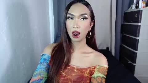 yourlovebella88 online show from March 2025 05:56:01 PM