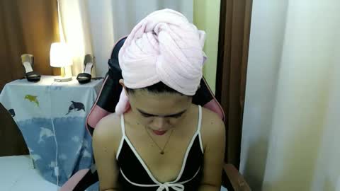 Snapshot of yourlovelytranspinay chatting on September 2025 02:44:01 AM your lovely Dina online show from September 2025 02:44:01 AM