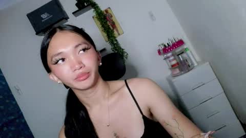 Nina online show from April 2026 04:37:02 PM