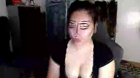 Snapshot of yourlovetifannyx chatting on October 2025 03:36:02 AM tifanny online show from October 2025 03:36:02 AM