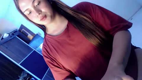 Snapshot of yourlovingpearl chatting on November 2025 12:32:01 AM PEARL online show from November 2025 12:32:01 AM