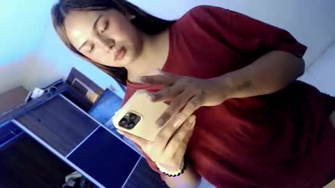 Snapshot of yourlovingpearl chatting on November 2025 12:44:01 AM PEARL online show from November 2025 12:44:01 AM