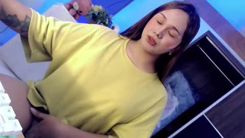 Snapshot of yourlovingpearl chatting on November 2025 01:52:02 AM PEARL online show from November 2025 01:52:02 AM