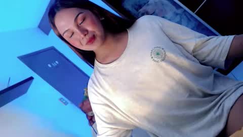 Snapshot of yourlovingpearl chatting on December 2025 03:55:01 AM PEARL online show from December 2025 03:55:01 AM