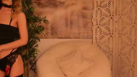 Sarah online show from January 2025 08:28:01 PM