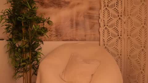 Sarah online show from February 2025 10:51:01 PM