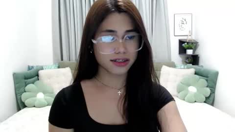 yourprettyblythe_ts online show from December 2025 08:33:01 AM