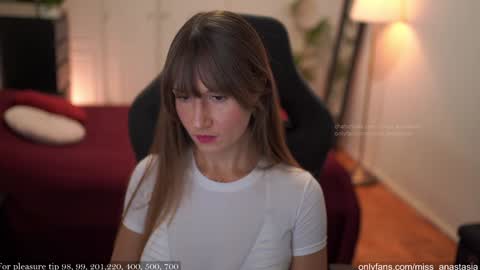 Snapshot of yours_anastasia chatting on November 2025 06:17:01 PM Anastasia online show from November 2025 06:17:01 PM