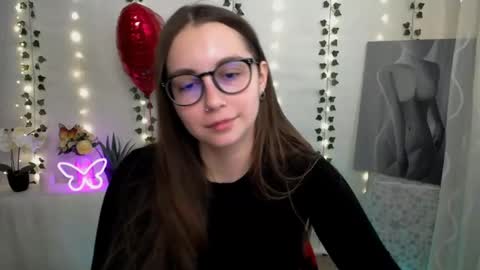 Snapshot of yours_piece_of_happiness_ chatting on February 2025 09:58:02 AM Happy online show from February 2025 09:58:02 AM