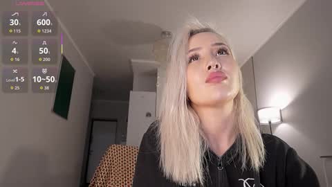 Snapshot of yoursecretloveee chatting on February 2026 12:33:02 PM Luminous Luna online show from February 2026 12:33:02 PM