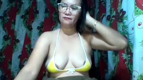 Snapshot of yourshygirl82 chatting on January 2026 12:48:02 AM im MAY online show from January 2026 12:48:02 AM