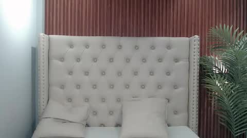 yoursluttyashxx online show from October 2025 06:16:02 PM