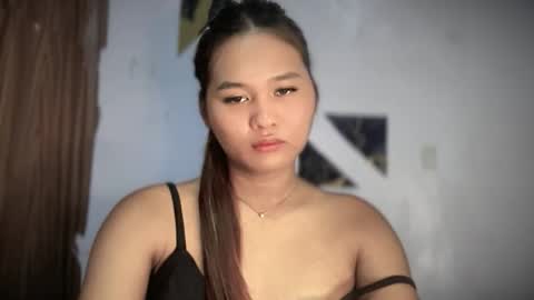yoursweetgirl_zia online show from May 2026 06:32:03 AM