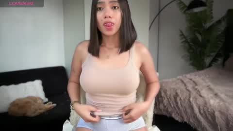 YowgineTheGreat online show from December 2024 07:37:01 AM