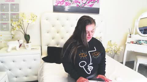 Ysabel online show from December 2024 12:45:02 PM