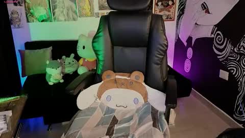    rawr   Anne Independent model      online show from February 2026 12:37:02 AM