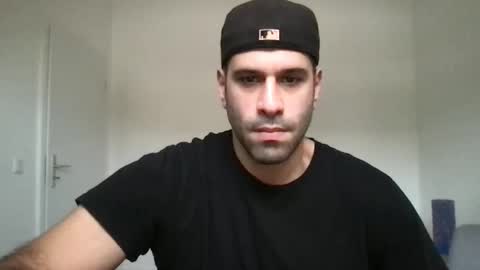 Snapshot of yul53 chatting on December 2025 12:46:02 PM yul53 online show from December 2025 12:46:02 PM