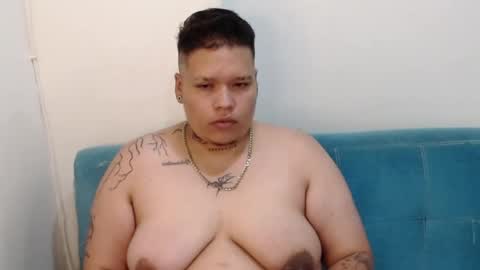 Snapshot of yulandval chatting on October 2025 11:27:01 PM yul and val couple online show from October 2025 11:27:01 PM