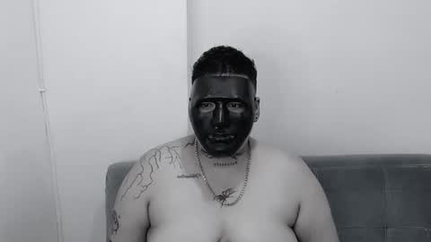 Snapshot of yulandval chatting on October 2025 11:05:02 PM yul and val couple online show from October 2025 11:05:02 PM