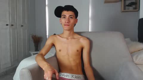 yulian_vasquez online show from March 2025 06:16:01 PM