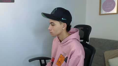 yulian_vasquez online show from September 2025 12:09:01 PM